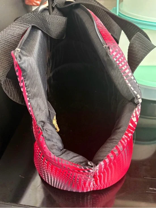 Small Pet Carrier - Red Pattern - Picture 2 of 5